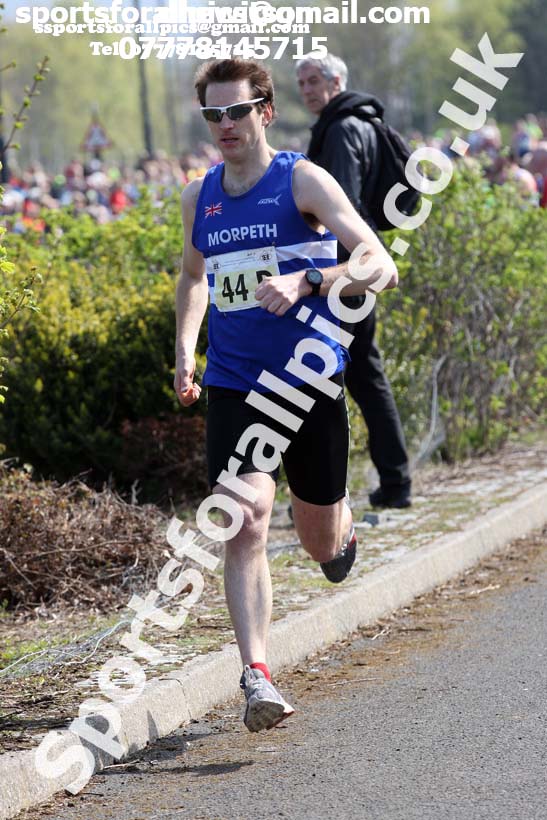 Senior mens 2019 Elswick Harirers Good Friday Road Relay, Newburn, Newcastle. Photo:  David T. Hewitson/Sports for All Pics